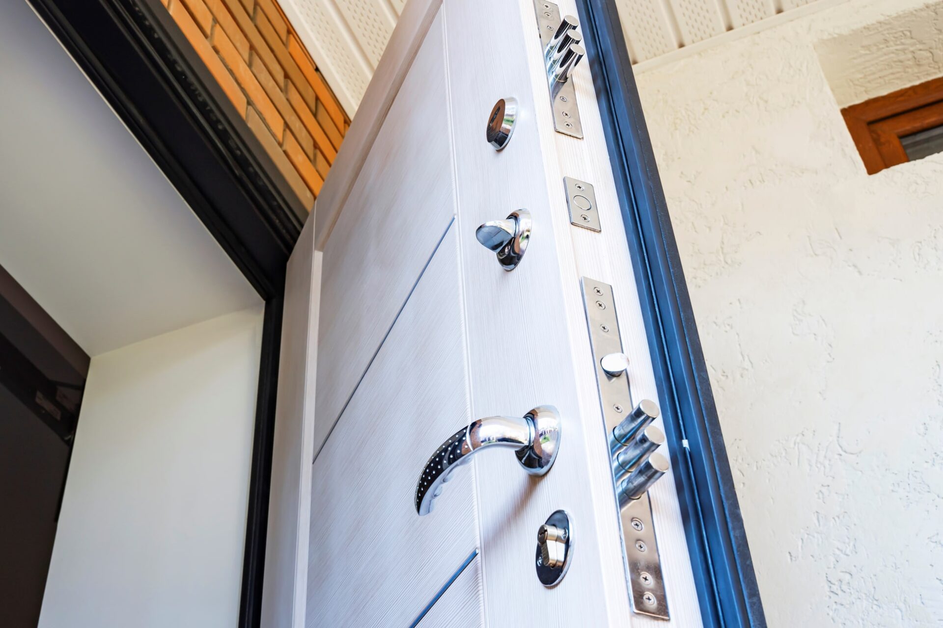 Commercial front door security features expert guide